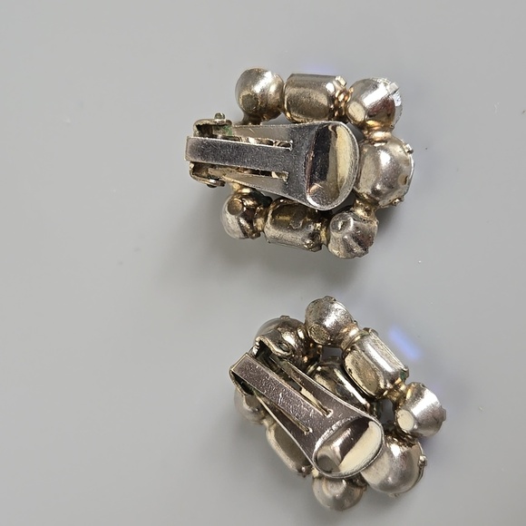 Vintage Crystal Aurora Borealis Clip On Earrings - Picture 10 of 16